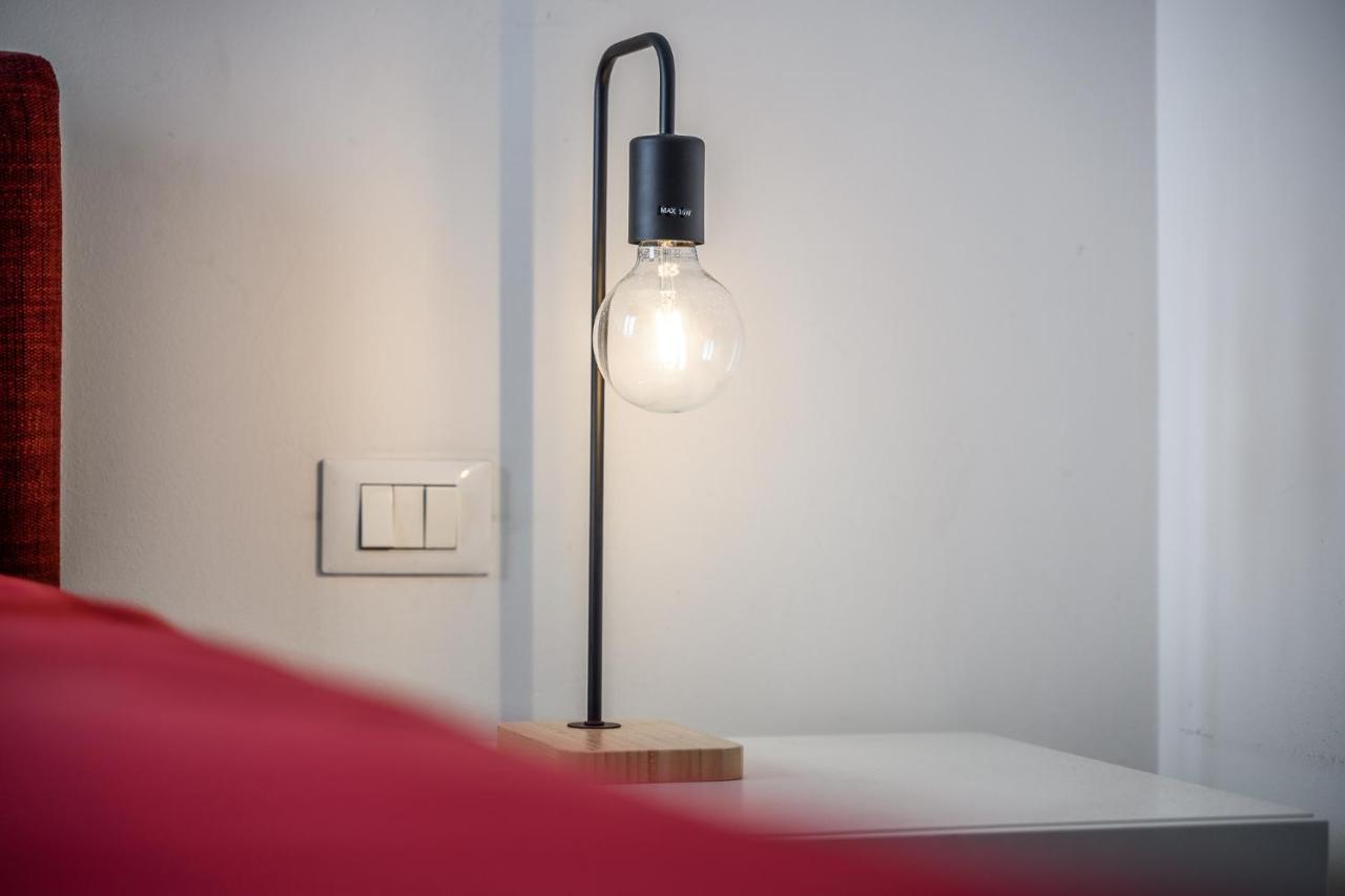 The Lantern Flat - Darsena Area Apartment Milan Exterior photo